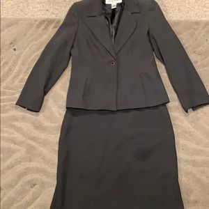 2 piece skirt suit
